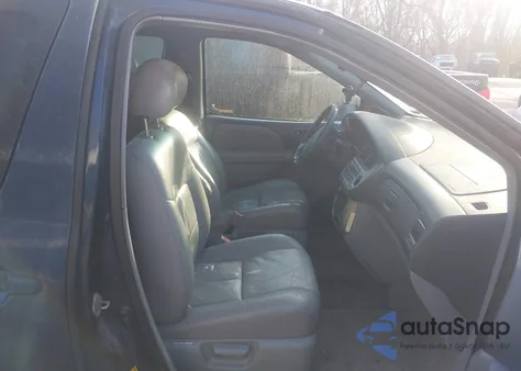 2002 Toyota Sienna Xle z USA, uszkodzony, nr VIN 4T3ZF13CX2U417528